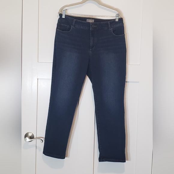 Chico's Denim - Chico's So Slimming Jeans Mid-rise Straight Darkwash Stretch Size 2.5 Like New